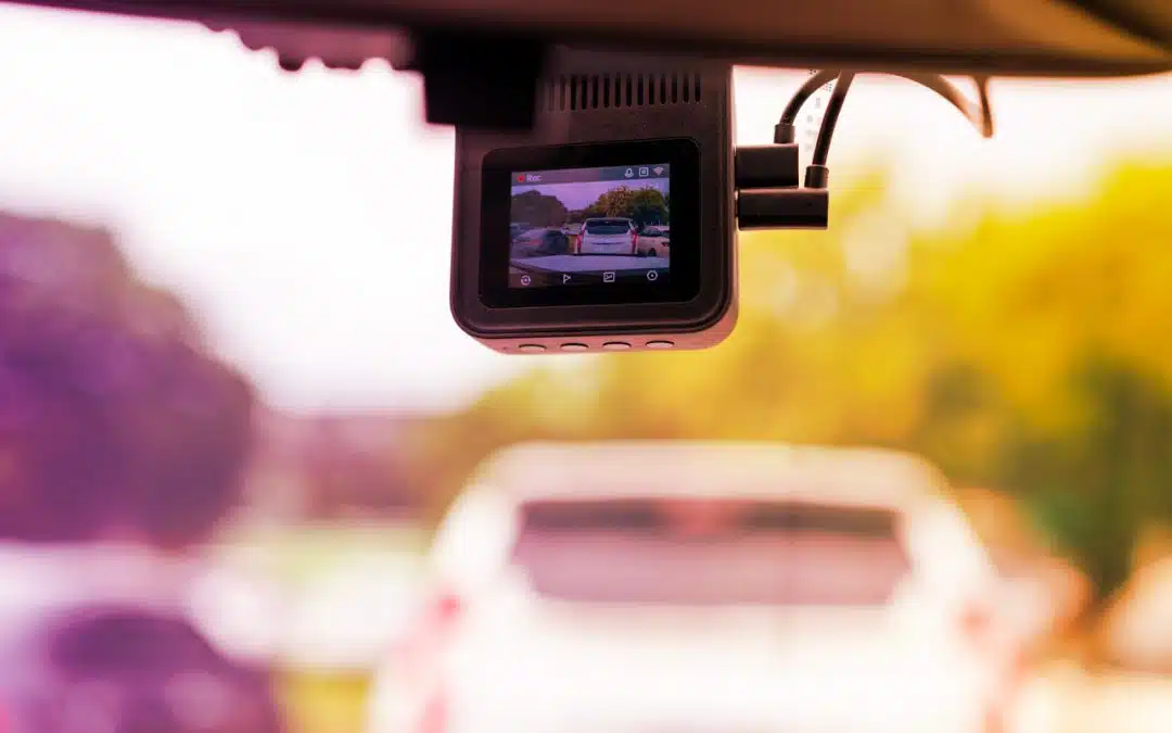 Dash cam: come proteggersi da truffe e incidenti stradali
